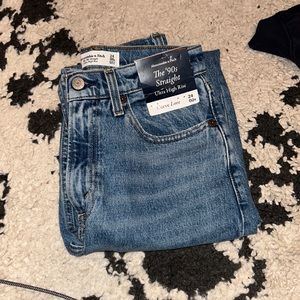 Abercrombie The 90’s Straight Ultra High Rise Jeans